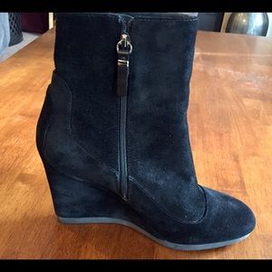 Black suede wedge boot